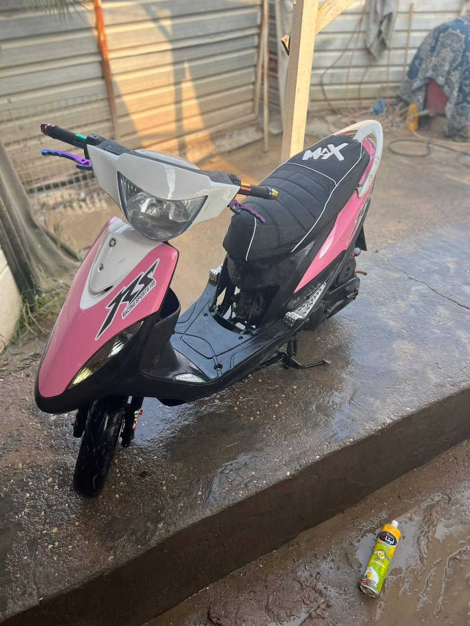 دراجه ماكس عدله ماكس اكله من كلشي اي ناقصه مابيها صارله شهر ونص من طلعتها حاويه مكينه بوش 55 ابلادد شرط الفحص كهربيات كل شغل وعليها شوي تزويد مثل قطر قبق فلوين وغلاف كشن رياضي وايدات بانزين ويدات ابريك سبع الوان و كفرات بلون الوردي شي مختلاف بالناصريه هذه اللون وكل دهن امزويل ادريله يعني اي ناقصه مابيها شرط مامفتوح برغي بالمكينه


**إذا كنت صاحب هذا الإعلان وتريد حذفه لأي سبب، رجاءا أرسل رسالة إلى الدعم الفني**