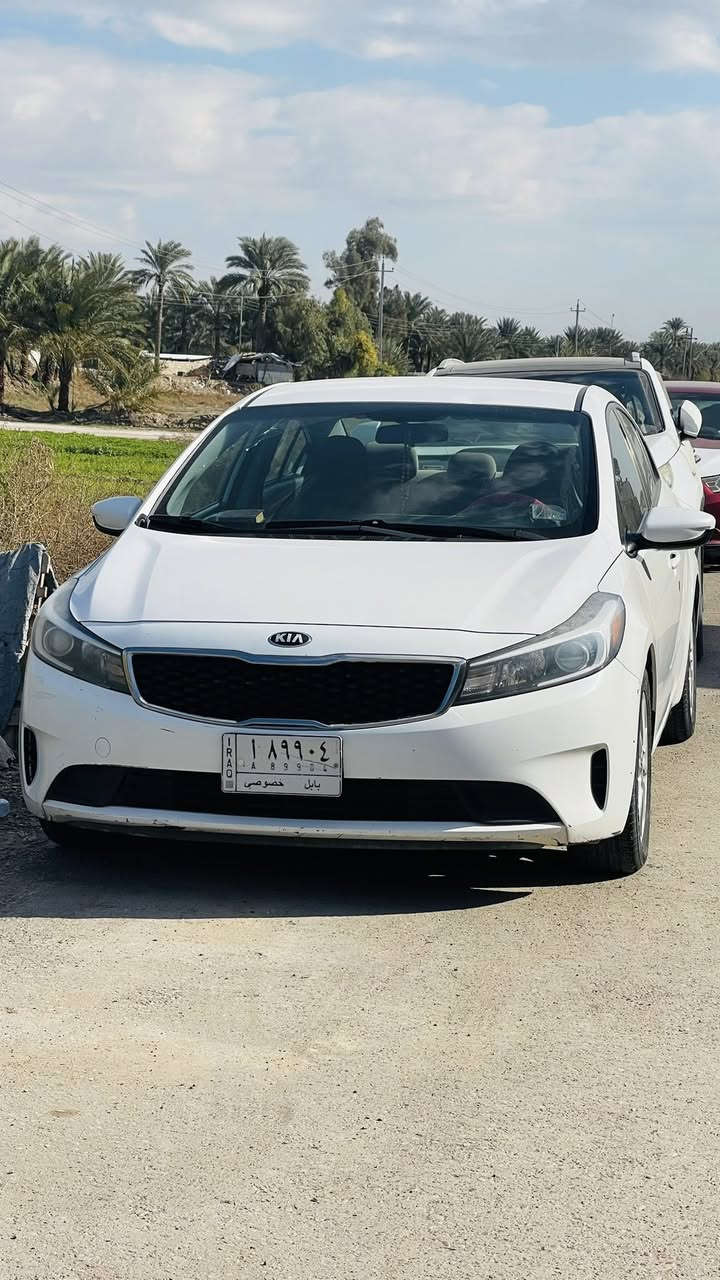 كيا فورتي 2017 وارد امريكي 
بدون ضرر 
محرك 2000 دوش 
كير AT
العنوان بغداد اليوسفيه 
*********** اتصال فقط
