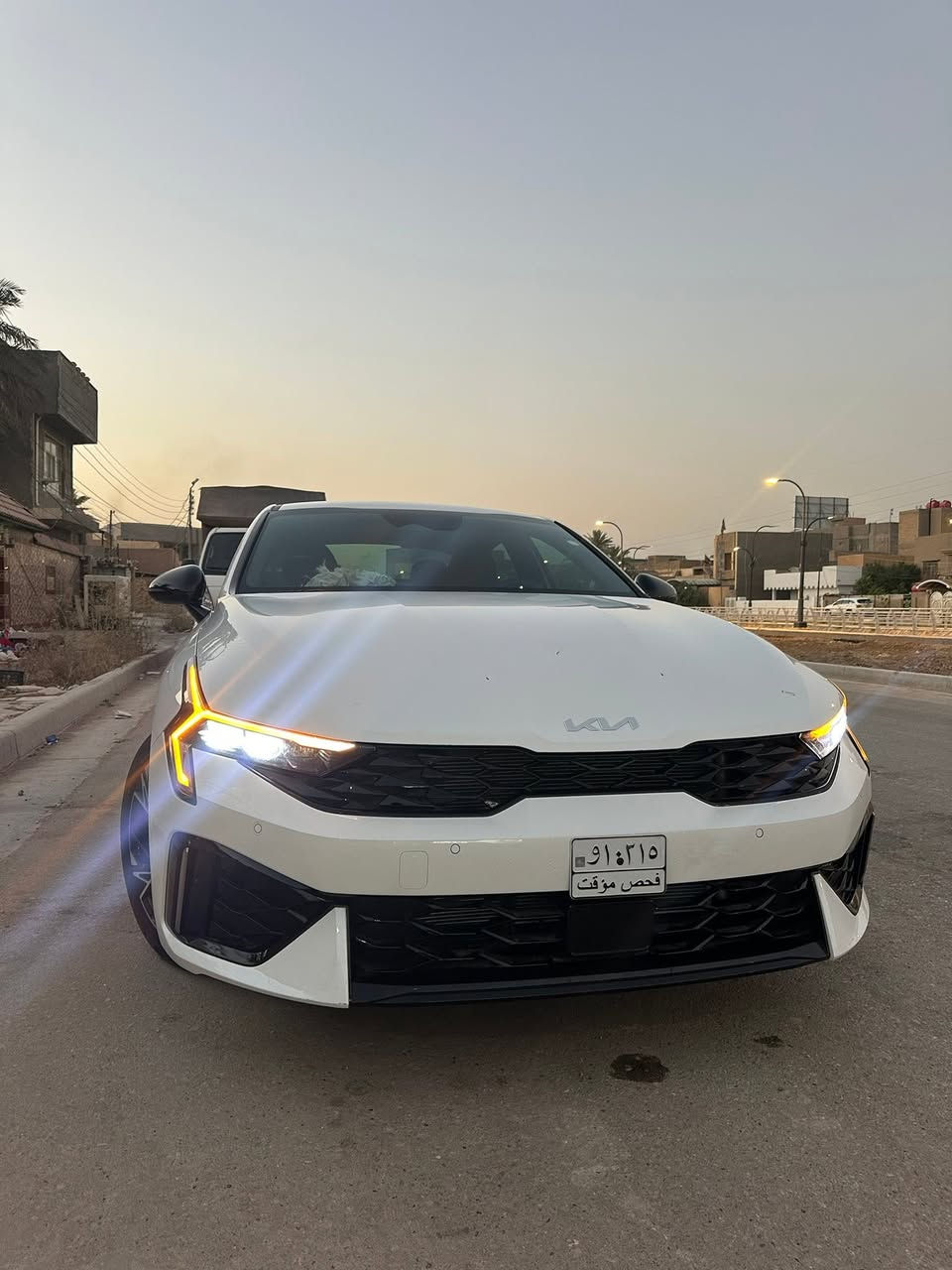 سلام عليكم 
كي 5 2025 GT Line
فول مواصفات على البنوراما 
حساس امامي خلفي 
رادارات بكل الجوانب 
بصمه ترحيب
سياره زيرو ماشيه 1600m
محرك 2500
سياره وارد امريكي قطعه وحده فقط البنيد 
تترقم جميع المحافظات 
مكان السياره بابل حي الكرامه 
تواصل ***********
سعر 180وبيها مجال
