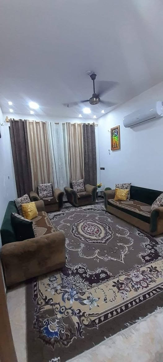 سلام عليكم عندي بيت للبيع سكينه مساحه 100
طابق ونص حديث  قرب مخبز الساعدي 
واجهة 5 نزال 20
مقاطعه 9/2
اقرار 25
اذا اكو  مراوس مشتمل طابو  60 متر او50 متر 
استفسار ***********
