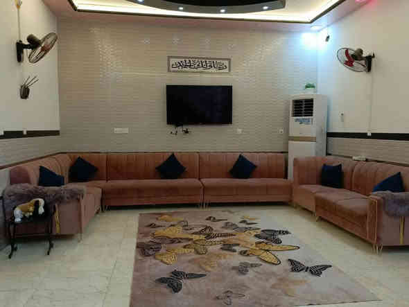 السلام عليكم للبيع بيت مساحه 250ركن طابق واحد غرفتين نوم صاله استقبال ومطبخ حار ومطبخ بارد ترك دوار سقيفتين كيسبان ارضيه مرمر *********** المردان مقابل مدرسة عثمان العبيدي سعره 185
