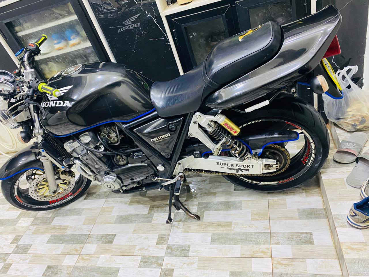 للبيع سبي فور محرك 1000 شرط ما مفتوح ولا بي شي  سعره 10 ورقه رقم وتساب ***********
