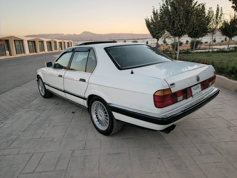 سەرەتا بەناوی خوای گەورە 
735 BMW بۆ فرۆشتن 
مۆدێل ۱۹۹۱ ڕەنگ سپی بەفری 
مەکینە ۷۳٥ فەل 
سەنەوی جنوب و وەکالە 
بەشەرتی حاسیبەو ئەوەلیات 
گێڕ تۆماتیک
سڵاید  
٤ جام کارەبا 
هەردوو ئاوێنەی کارەبا 
٤ تایەو ویلی ئەلفینای تازەی لەژێردایە
تەبریدی بەس غازی تیا نیە
دەعم و لێدراوی نیە 
سەیارەکە وەک شەریکە ماوەتەوە
تەقەو ڕەقەی بەشەرت 
گەرمی و کارەبای بەشەرت
دەعامی بۆ دەعامی بەشەرت 
سعری 24 گەڵاو معاملە 0772212506____***********
گۆڕینەوەش دەکەم لەسەر دڵ گرتن السليمانية, العراق
