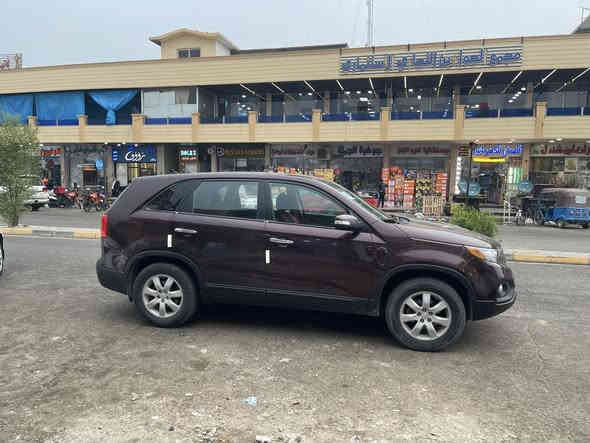 السلام عليكم سورنتو للبيع (2011) (4)سلندر رقم بغداد انكليزي مشروع وطني بأسمي سنوية للـ(2030)بيها باب خلفي صبغ والباب الخلفي الثاني هلال صبغ فقط السونار موجود بالمنشور مكينة كير بوضع جيد هزه جديدة تحويل مباشر السعر (130) وبيها مجال قليل مكاني واسط النعمانية (***********)
