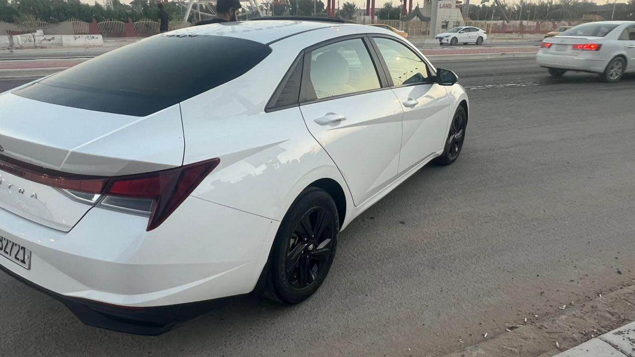 للبيع النترا 2023
وارد خليجي 
كوري اصل 
كير Atm المرغوب مو سي في تي 
مكينة 1.6 
مواصفات الخليجي معروفه 
بيها بارد بالجاملغ الخلفي كد شبر وشخط بايسكل كما موضح في الصور عدى ذلك كفالة 
ماشيه 76 
مستعجل ورايدها ب147 وبيها مجال بسيط حك الجيه 
مكان السيارة البصرة الزبير 
رقم الهاتف 
*********** Singapore
