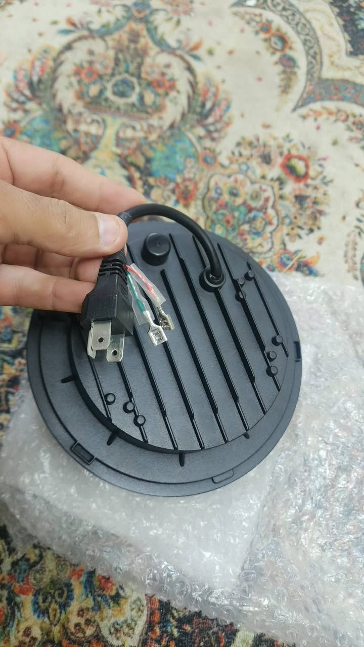 لايت بوكسر عدسه اصلي امزون الي يفيدك وسعرة حلو ومناسب 
***********
