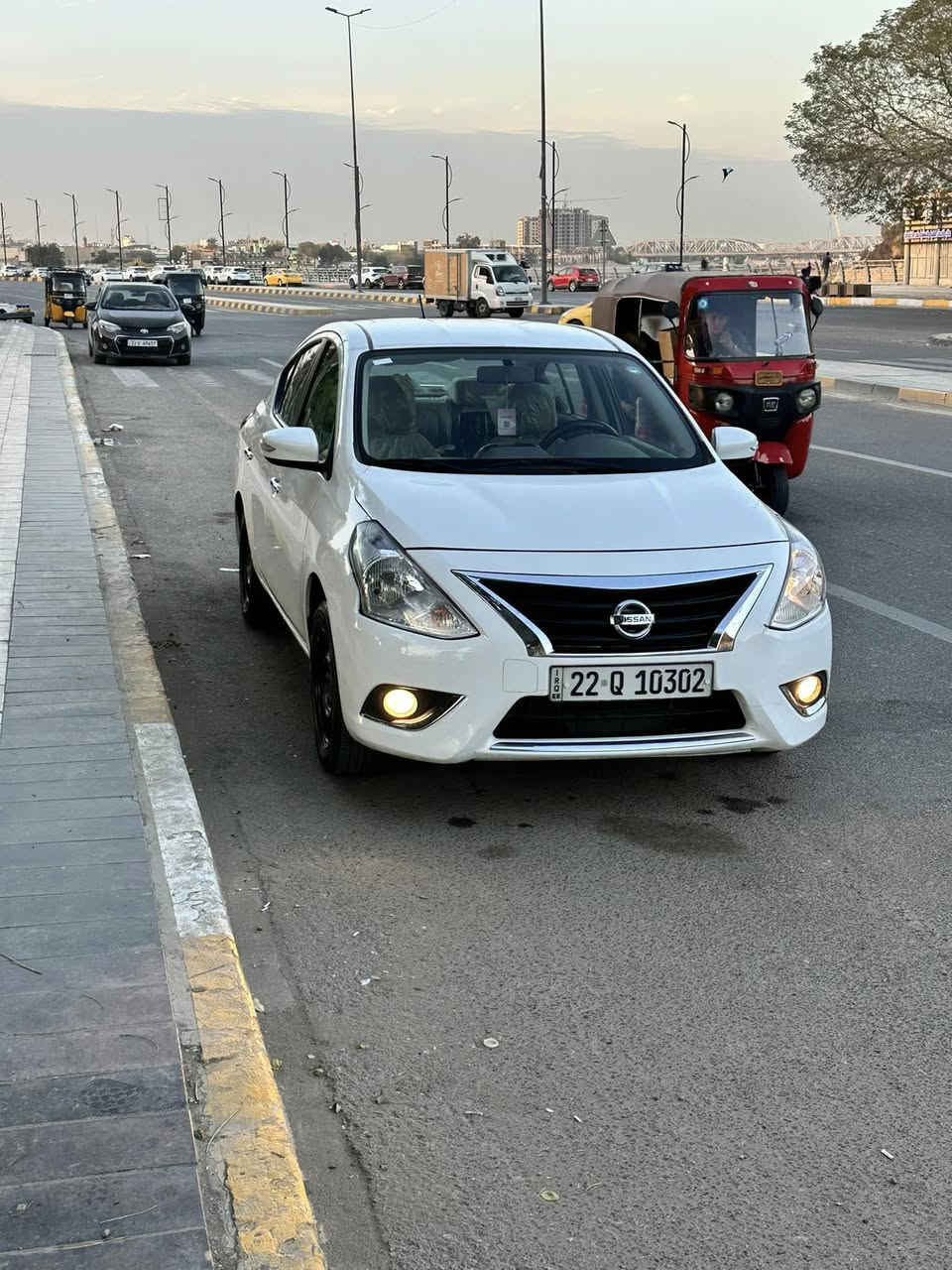 نيسان صني موديل 25 رقم أربيل بسمي تحويل مباشر سياره جاهزه من كلشي تخم تاير جديد بيهه طخه بين البيبان الجانبيه موضحه للصوره بدون تصليح ماشيه 65 الف 
السعر 120
***********
