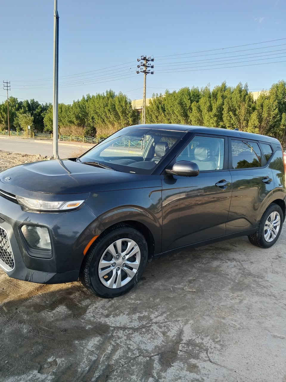 كيا صول
مديل 2020
وارد امريكي 

صوره الحادث موجوده
ماشيه 44الف

مكينه 2000 دوش
كير محرك تبريد مكفول 
السياره بأسمي تحويل ثاني يوم (انا مستوردها) 
رقم واسط 
سياره نضيفه مال موضف
السعر 135
العنوان كوت ***********
