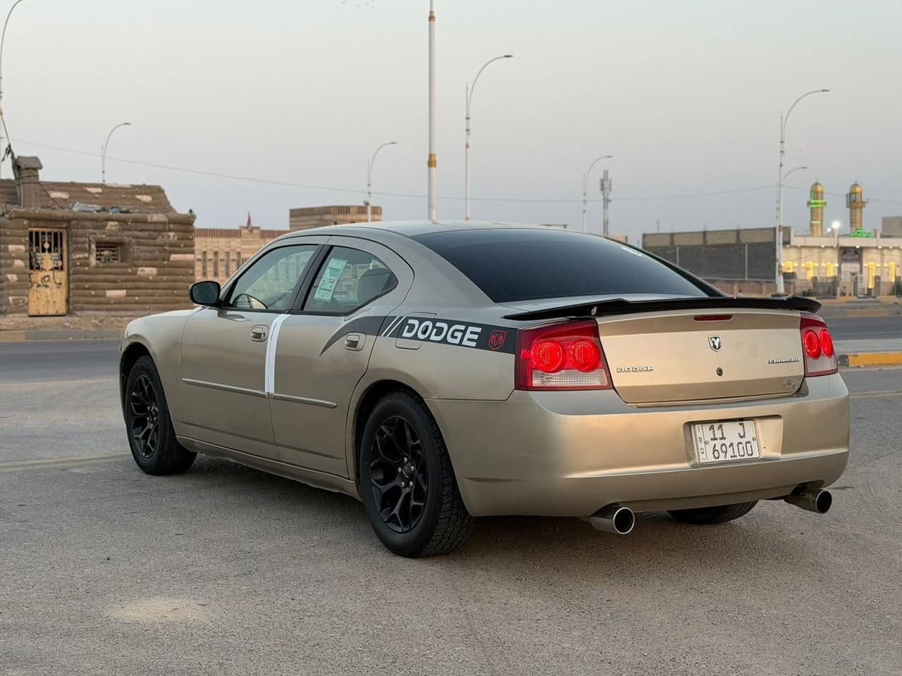 جارجر 2009 خليجي 
بيها رشات صبغ ابيع احزام مكينه 6سلندر
شرط مكينه كير اكسن حداديه 
تبريد كهربائيات كلها شغاله 
رقم بغداد مداور مباشر 
السعر 85$
للاستفسار اكثر 
***********
