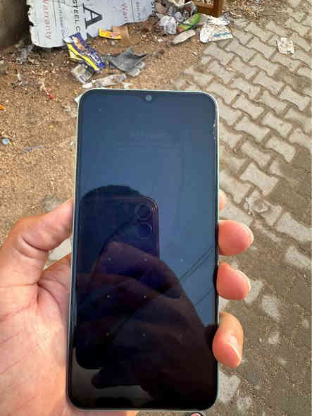 جهاز للبيع Redmi5G 
جهاز مستعمل اي شي مابي نظيف ١٠٠٪؜ 
السعر ١٠٠الف وبي مجال 
رقمي للتواصل واتساب
*********** النجف
