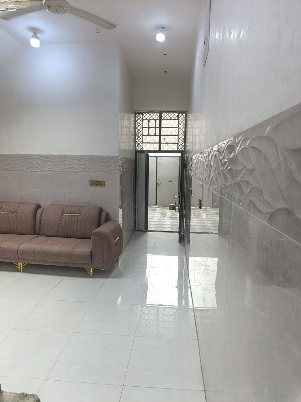 بيت البيع ابو الخصيب جامع الشهيد طه دورة ام زباله 100 متر طابو زراعي وكاله محكمة شارع تبليط كهربا ماء نبيريا 
ديوان وصلة مطبخ 4غرف نوم حماد عدد2صحيات خارجية 
***********
