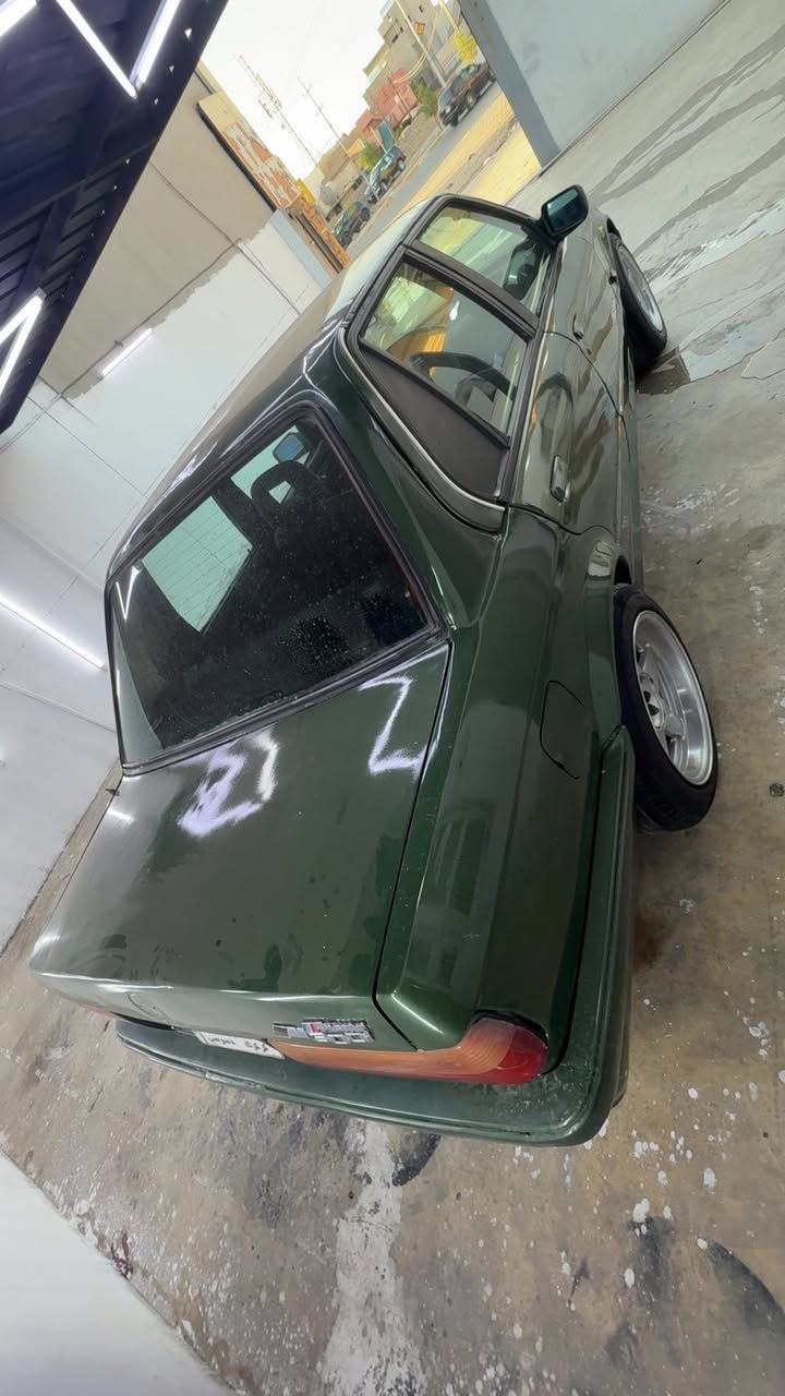 للبيع بي ام لون مميز موديل 1991
صبغ جديد
حدادية جديدة 
كسنات تغليف جديد 
تايرات و ويل جدد 
كير و مكينة مابيهن كلشي 
رقم كركوك مشروع وطني شرط التحويل 
السيارة نقصه بس كهربايات وحبشكلات ترايش بلاجكتور 
بيع او مروس حسب القناعة مكان السيارة كركوك للستفسار اتصل *********** سعر السيارة 45 وبية مجال حك الجية
