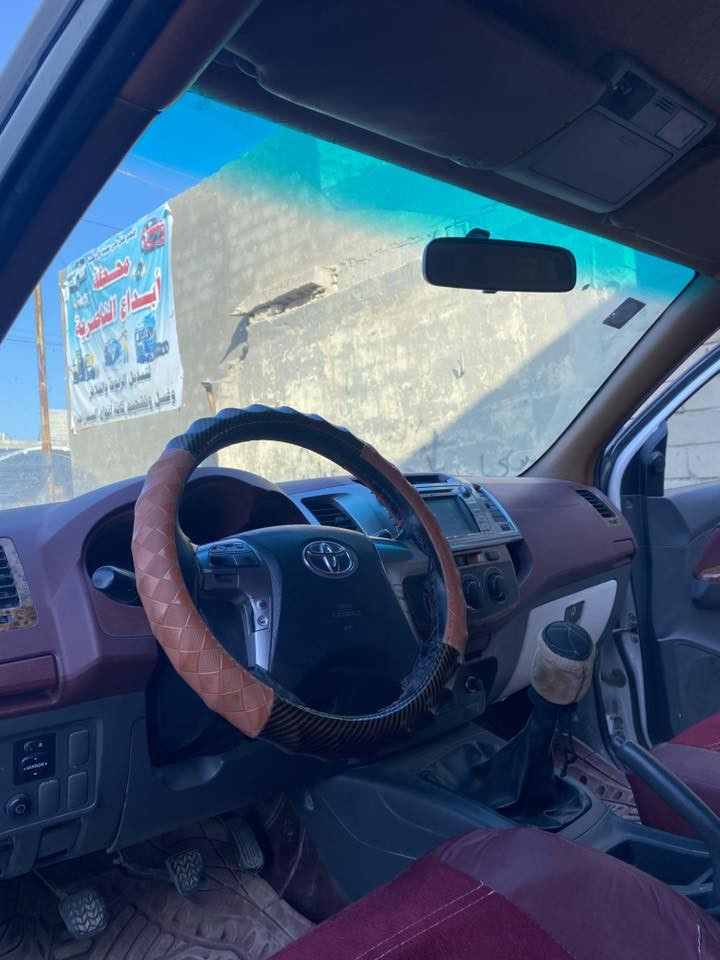 السلام عليكم
هايلوكس موديل 2014 كويتي شاص 19

بيها تبديل جاملق الايسر فقط كما موضح في الصوره

كير عادي
...
كامله للاخير من الحدادية والتبريد والتدفئه مابيها اي
نقص
رقم ميسان بأسمي تحويل مباشر
السعر 180$ ورقه وبيها مجال
مكان ذي قار الناصرية
للاستفسار الاتصال على الرقم ***********
