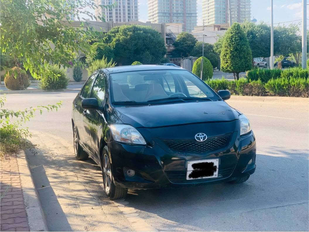 سەرەتا بە ناوی خوای گەورە 

toyota yaris  تۆیۆتا یارس 
خوار هەموو بازار 
مۆدیل ٢٠٠٨  ئۆتۆماتیک مەکینە گەورە 
گێڕو مەکینە و تەبرید بە شەرت 
تەقە و رەقە بەشەرت 
٣ پارچەی بۆیاخە بێناو گرتن 
چوار جام کارەبا. ئاوێنە کارەبا . abs . 
دەبڵ گێچ و پێنج کەلە بلاجکتۆر  لایت زینۆن 
چوار تایەی تازە 
خەرامەی تیایە دوای معامەلە بۆت ئەگەرێنمەوە 
رەحمەتان لێبێ موشتەری نیت سعرمان پێ تاقیمەکەرەوە  
سەیارەکە مالی دۆستە 
بۆ زانیاری زیاتر پەیوەندی بکە 
*********** viber wats up السليمانية, العراق
