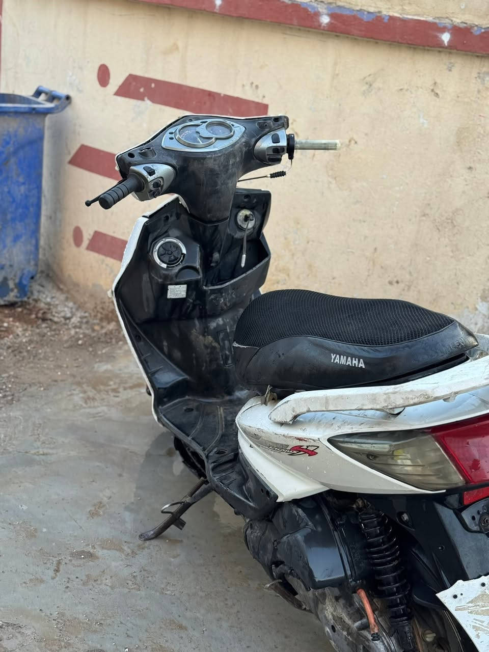 سكنس فحل دراجه نضيفه ومكينه خير من الله دارجه حلوه سعر 500 وبيه مجال بيه نقص فقط البوشه مال الهندر ام تشغل نكره سلف تشتغل مكان بعقوبه الجديده *********** حتلو مراوس بكير عادي اروس
