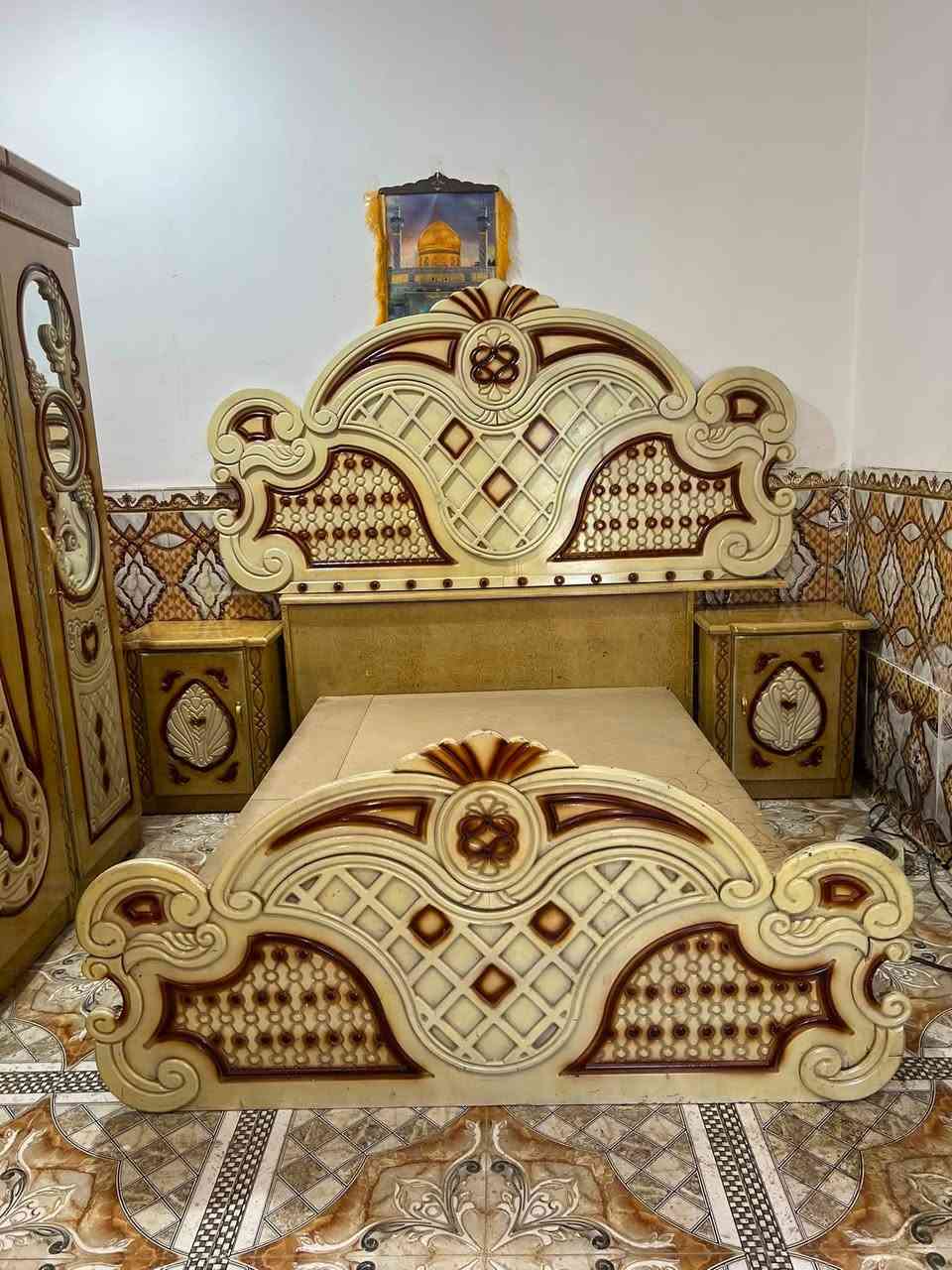 غرفه نجاره ام السته نضيفه كلش سعر 650 وبيه مجال عنوان سوك الشيوخ حي العسكري رقم ***********
