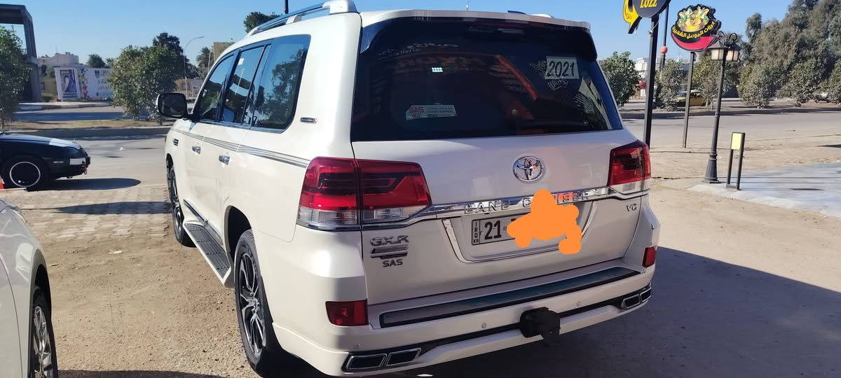 السلام عليكم لاندكروزر GXR موديل 2021 شركة ساس 6سلندر ماشية 64 ألف السيارة جديدة بمعنى الكلمة أستخدم شخصي فول مواصفات بصمة أبواب وبصمة تشغيل كشنات كهرباء أربع كامرات صندوق كهربائي ثلاث شاشات علامة لاندكروزر بالدواسة فتحة سقف مكفولة كفالة عامة عدا شخط بسيط  بالدعامية الخلفية صيانة دورية للسيارة في شركة تويوتا السيارة بأسمي بيع فقط بدون مرواس السعر 585 ورقة بيها مجال بسيط بيع أو مرواس بموديل 2025مكاني ديالى بعقوبة للتواصل ***********
