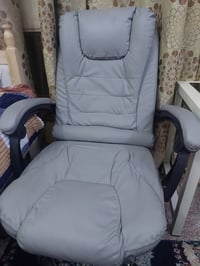 كرسي • جديد • استعمال شهرين