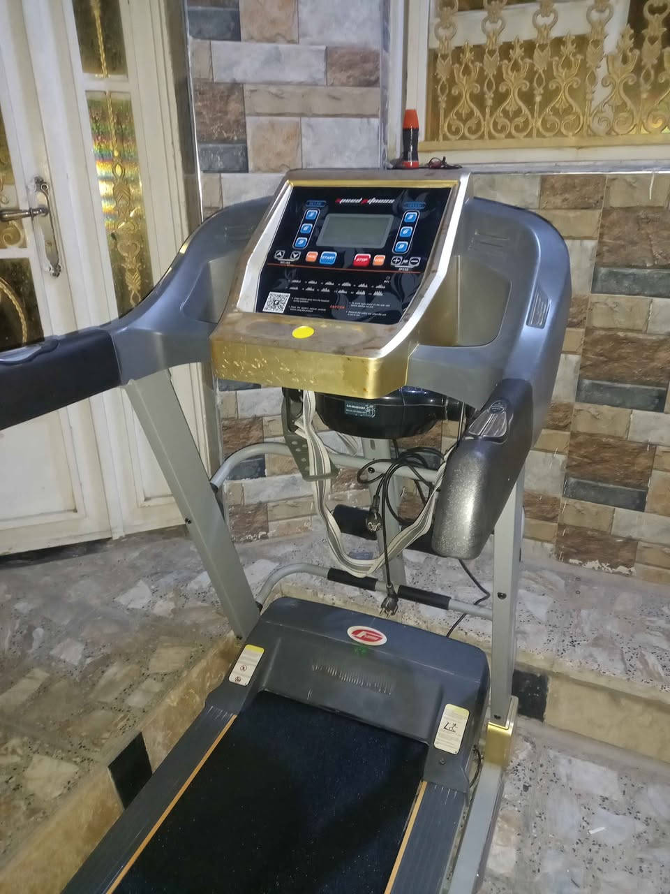 جهاز جري استخدام منزلي نضيف جدا وزن يتحمل ١٦٠كيلو دبل ماطور جبلي ضخم جدا يصلح إلى القاعه ونوادي وجمات بي حزام تكسير شحوم تدليك جسم كامل موصفات مبي ثري سماعات بلوتوث العنوان بغداد بغداد, العراق


**إذا كنت صاحب هذا الإعلان وتريد حذفه لأي سبب، رجاءا أرسل رسالة إلى الدعم الفني**