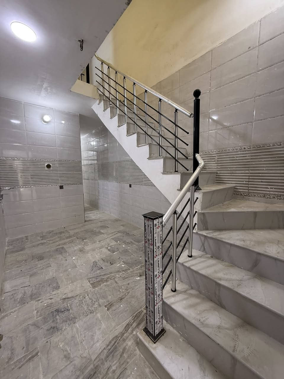 مشتمل 60م #للبيع واجهه 3 جديد 2025
استقبال و3 غرف نوم و خدمات طابقين 

#السعر 140 مليون  / طابو ملك صرف
الشعب حي الصحة مقابل جامع قباء و قرب التجاري

***********
