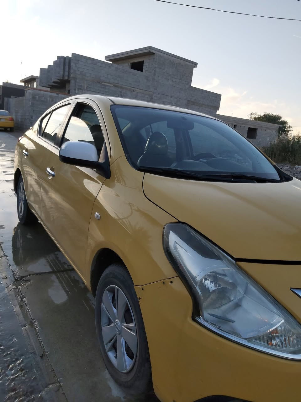 السلام عليكم مكلف بالنشر نيسان سني للبيع موديل 2018 السنوية نافذة لغاية 2030  ضربتها طخه خفيفة ومعدله عالبارد الجاملغ الخلفي صور السونار موجوده بالمنشور للاستفسار ***********
