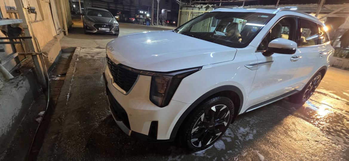 سورنتو خليجي موديل ٢٤ لون ابيض.  محرك ٣٥٠٠ كير موس. حساسات امامي خلفي. ويل ٢٠ . داتشو  ماشيه ١٨٥٥٠  السعر ٣١٠ .بيها صبغ نص الباب خلفي العبري
 رقم الموبايل ***********
