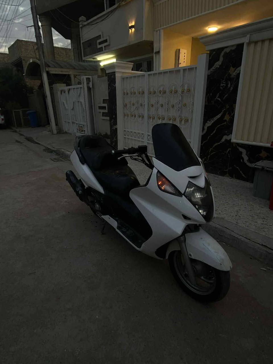 سلام عليكم دراجه سلفر ٦٠٠ بيه صوت بل محرك شغاله وجاهزه من كلشي بس درتله دهن زايد وطلعت صوت  سعر ٨٠٠ وبيه مجال عنوان بغداد رقمي ***********
