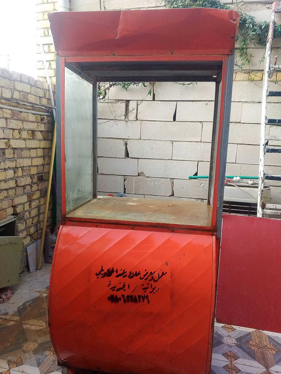 السلام عليكم 
عارضة فلافل للبيع لعدم  نقصها بس الجامه الاماميه فقط 
السعر 75 الف وبيها مجال 
ديوانيه حي الجامعه 
***********
