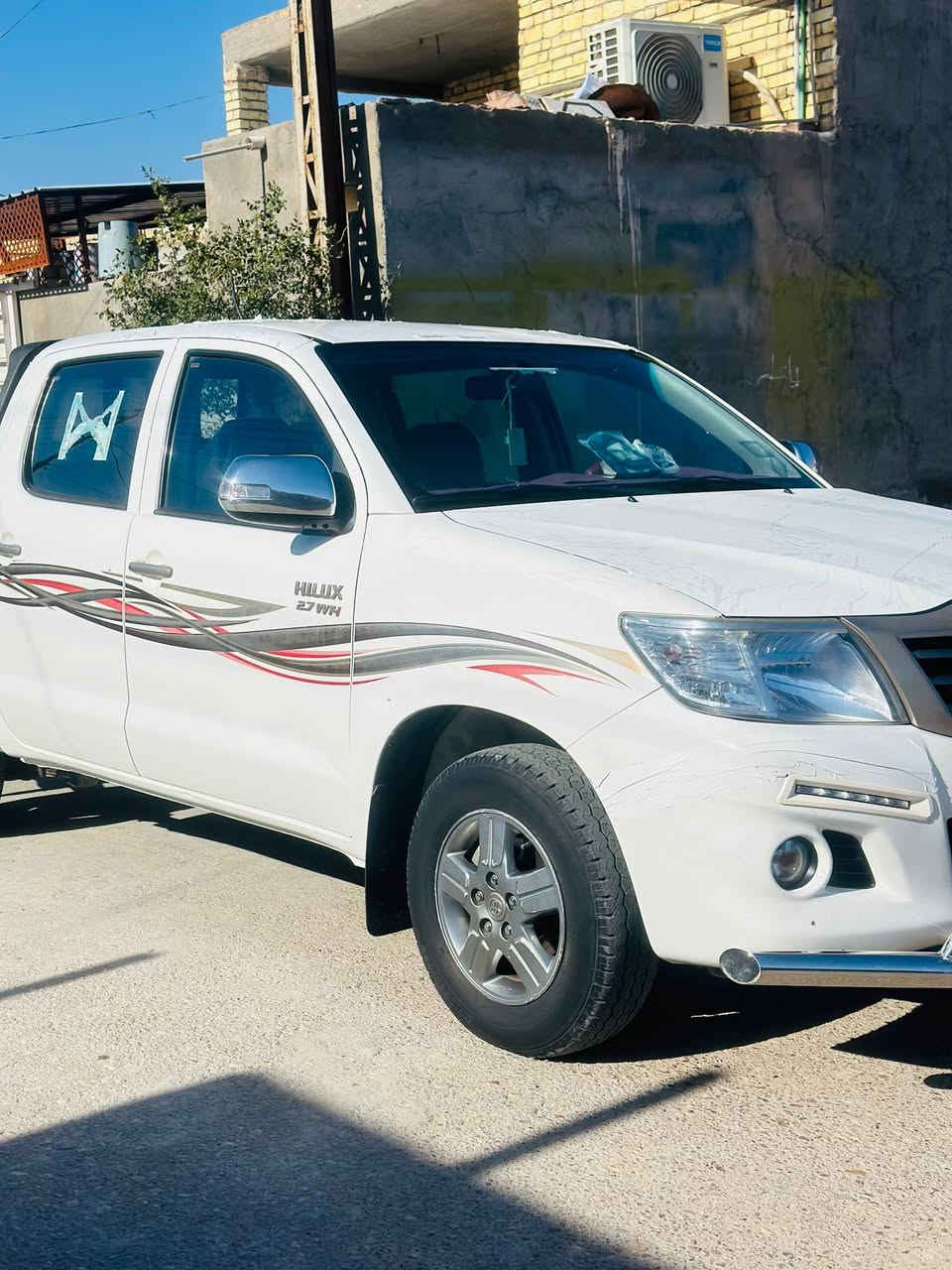 السلام عليكم احبتي
تويوتا هايلوكس 2015
كفاله عامه
ماشيه 140
رقم بغداد بسمنه
سياره جديده بمعنه لكلمه
احله من صور
مكان سياره ميسان
خوان شراي يخابر
تفاصيل سياره يم راعيه
هاذ رقم راعيه***********
