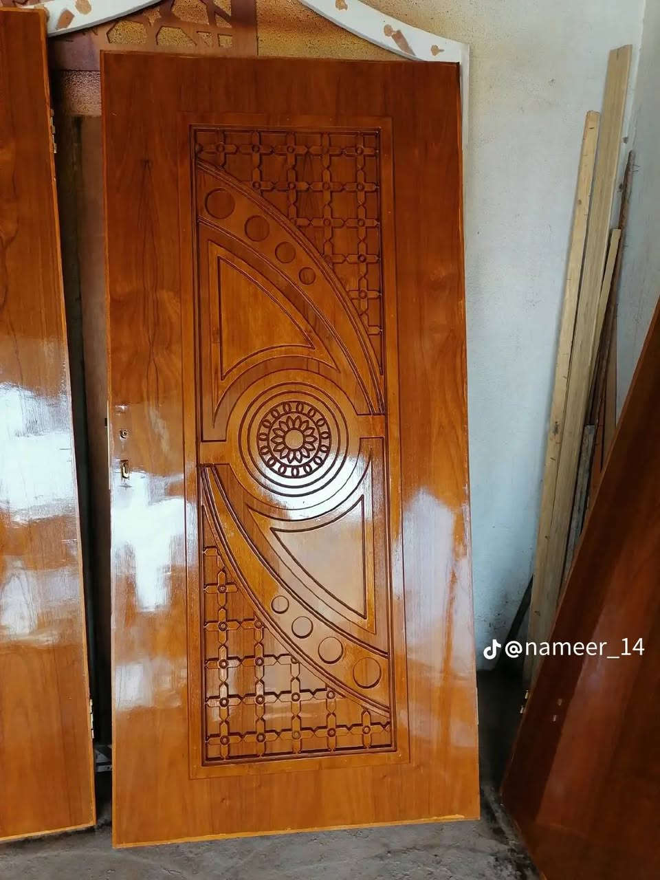 معمل ونجاره الشبلاوي ✍️📝🗝️
مع شد الباب والنقل وصبغ الجراجيب 
بكافه القياسات 🪚🚪 
ونوعيان 
يوجد جراجيب والابواب الخشبيه
عنوانه الدوانيه 
***********ويوجد واتساب 📞☎️✅
