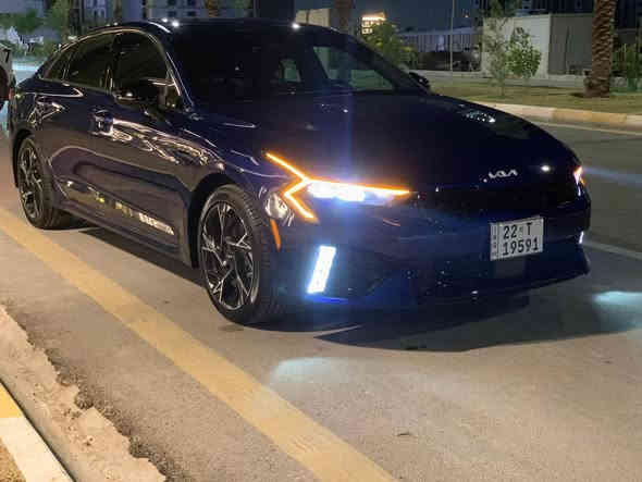 2025.         بدون ايرباك GT-Line K5

لون ازرق جويتي رقم اربيل بأسمي ماشيه 5 ميل زيرو 

حادث جانبي صبغ باب خلفي وجزء من جاملغ خلفي 

فول مواصفات عدا بانورما

مكينه 2500gdi

داخل جلد ابيض واسود كشنات تدفئه 

بصمة وتشغيل عن بعد 

شاشه متصله ورادارت اماميه وجانبي وتحديد مسار

سياره ماشيه 5000

السعر :230  ورقه 

مكان السياره بغداد 

*********** 

صور الحادث موجوده بلمنشور
