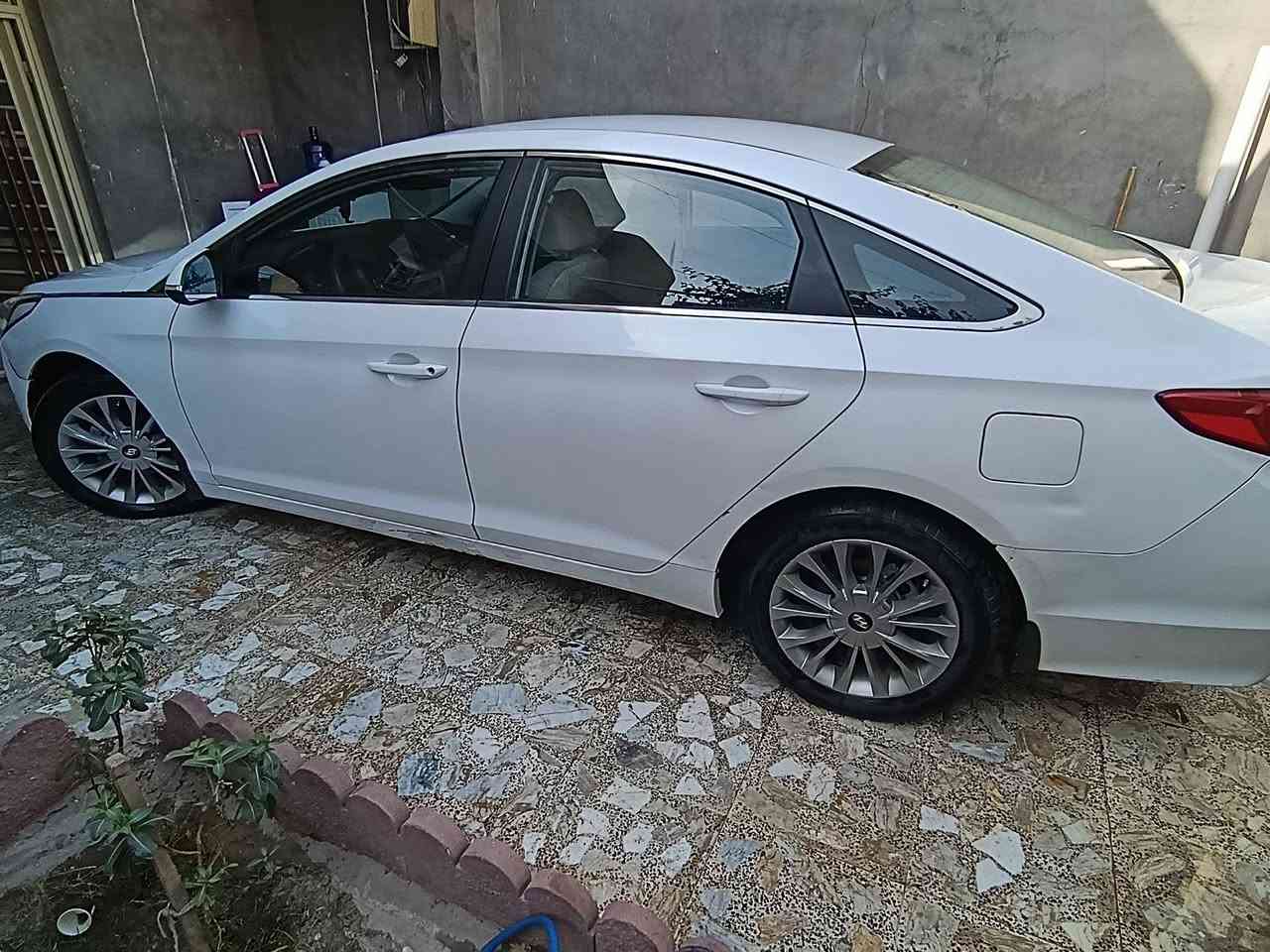 السلام عليكم سوناتا 2015 خليجي مكينه 2400 دوش للبيع مكينه وكير توني شادهن سعر السياره 135 بها مجال قليل مكان السياره النجف الاشرف حي الميلاد هذا رقمي***********
