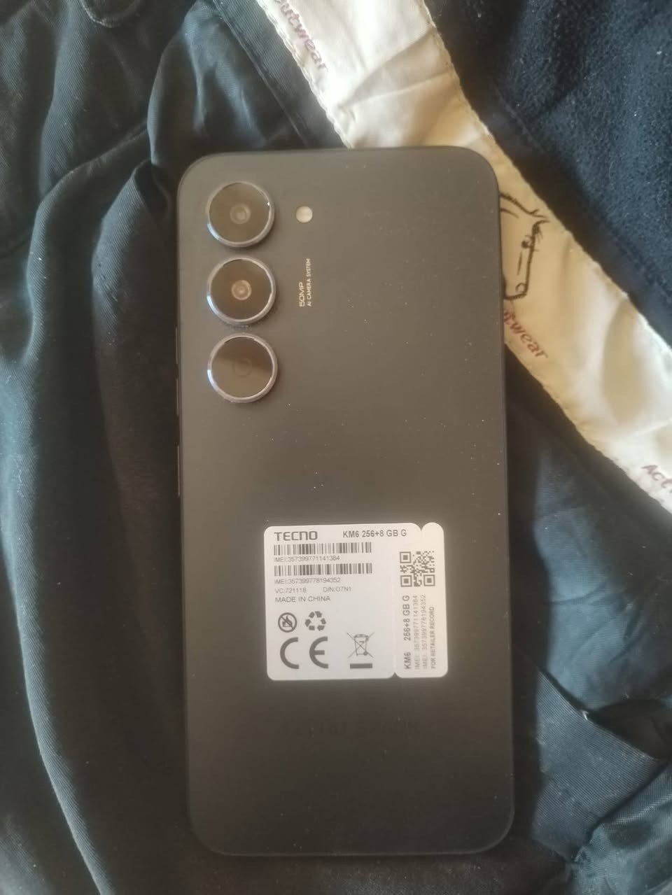 السلام عليكم مستخدم شي بصيط
***********
