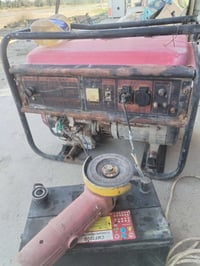 مولد 5كي في يعني 20امبير  محرك بلادي مامصلح تشتغل سويج سعره 225 077128...