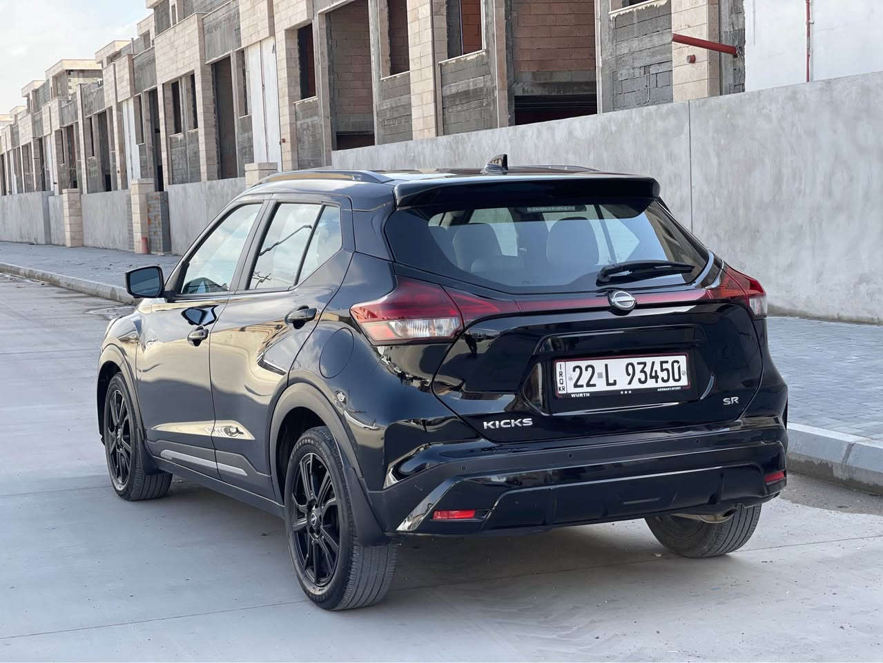 Nissan kicks 2023 SR
مواصەفات SR ی فوول 
گێچ ئەلیکترۆنی
برێک بەسمە
بەسمە
شەغال
کامێرا ٣٦٠ پلە 
ڕادار
سەماعە BOSS 
کوشین جلد و هیتەر
سوکان هیتەر
 ئۆتۆهۆڵدە
 کارپلەی ئەندرۆید ئۆتۆ
تەنها ٢ پەڵەی بچوکی بۆیاخە
***********

‎عربی::

Nissan kicks SR

مواصفات السيارة Sr فول مواصفات
عداد شاشة 
كامرات 360 درجة( خمس كامرات) 
سماعات سستم صوت BOSE حتى تكوة الرأس بيها سماعة 
بصمة وتشغيل عن بعد
هاندبريك بصمة
كشن جلد لونين مع تدفئة بالكشنات
رادارات 360 درجة امامي وخلفي وجانبي
محافظة على المسار
مامع اصطدام 
نقاط عمياء 
شاشة كبيره تدعم ابل كاربلاي 
اوتو هولد 
وباقي مواصفات الكيكس المعروفة
فقط شبر صبخ
*********** السليمانية, العراق
