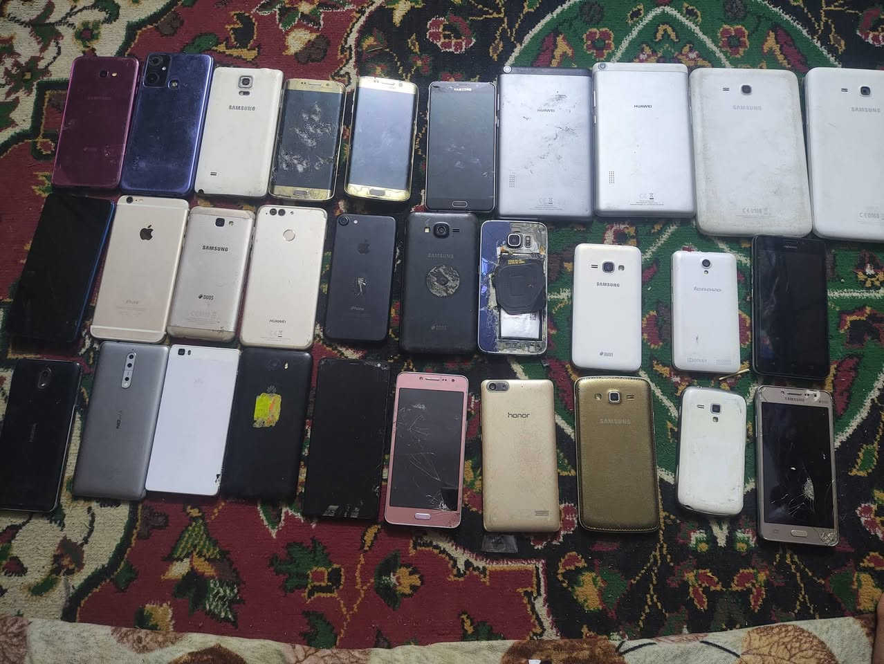 السلام عليكم ٣٠ جهاز عاطل اكثرهم نقص شاشة ابيع طافي شلع السعر 150


**إذا كنت صاحب هذا الإعلان وتريد حذفه لأي سبب، رجاءا أرسل رسالة إلى الدعم الفني**