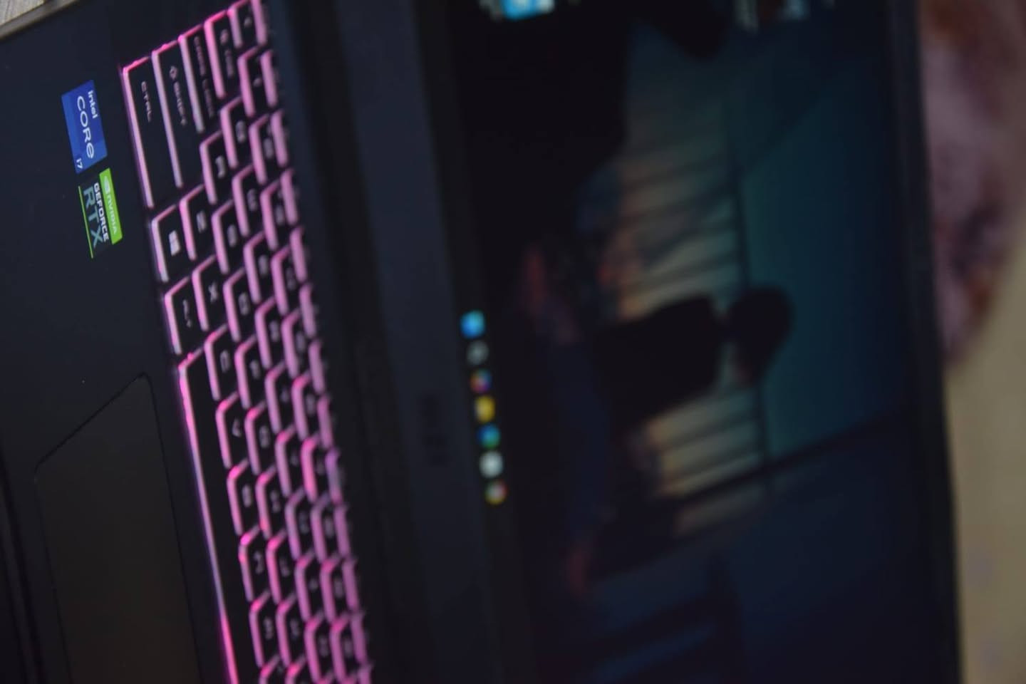 مراوس بكرت شاشة
🔥 MSI Pulse GL66 للألعاب – أداء قوي وحالة ممتازة 🔥
💻 المعالج: Intel Core i7-11800H (جيل 11 – أداء عالي للألعاب والتصميم)
🧠 الذاكرة: 16GB RAM DDR4 – تشغيل سلس وتعدّد مهام بدون تهنيج
🎮 كرت الشاشة: NVIDIA RTX 3070 8GB GDDR6 – يشغّل أحدث الألعاب على أعلى الإعدادات + Ray Tracing
💾 التخزين: 512GB M.2 NVMe SSD – سرعة إقلاع وتشغيل ألعاب خرافية
🖥 الشاشة: 15.6 بوصة FHD بمعدل تحديث 144Hz – سلاسة عالية وبدون تقطيع
⌨ الكيبورد: RGB Gaming Keyboard – إضاءة جميلة وتحكّم ممتاز
❄ التبريد: نظام تبريد قوي من MSI – أداء ثابت حتى مع اللعب الطويل
✨ الحالة: نظيف 100% – استخدام شخصي خفيف
📦 الملحقات: الأغراض كاملة (شاحن + كرتون)
🎯 الاستخدام: ألعاب – تصميم – مونتاج – بث مباشر
--مراوسسسس بكرت شاشة 4070tiسوبر


**إذا كنت صاحب هذا الإعلان وتريد حذفه لأي سبب، رجاءا أرسل رسالة إلى الدعم الفني**