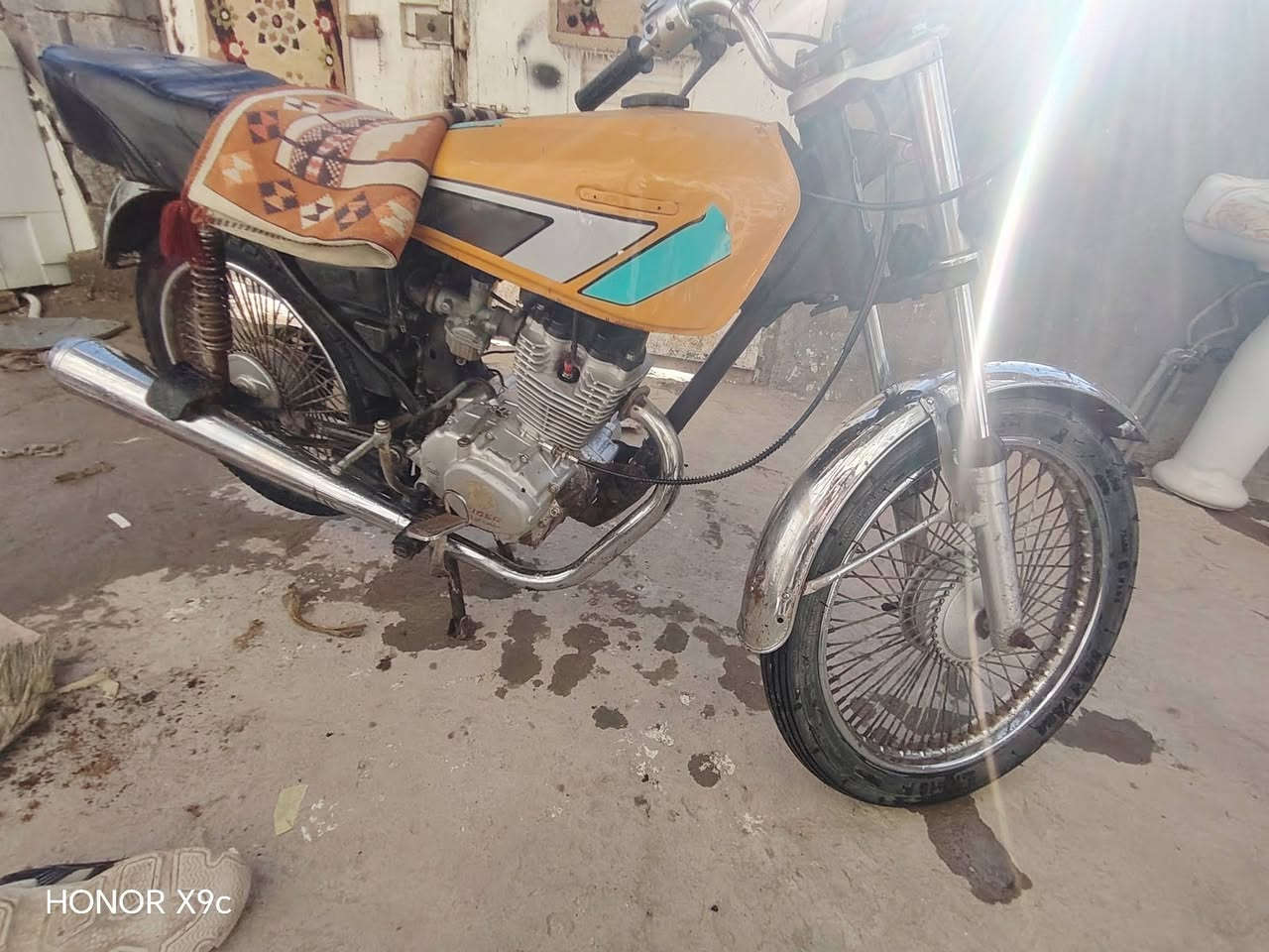 سلام عليكم تايكر للبيع موديل 2020 اوراق سكنر 
سعر 300 وبيها مجال قليل رقم ***********
العنوان كربلاء البوبيات
