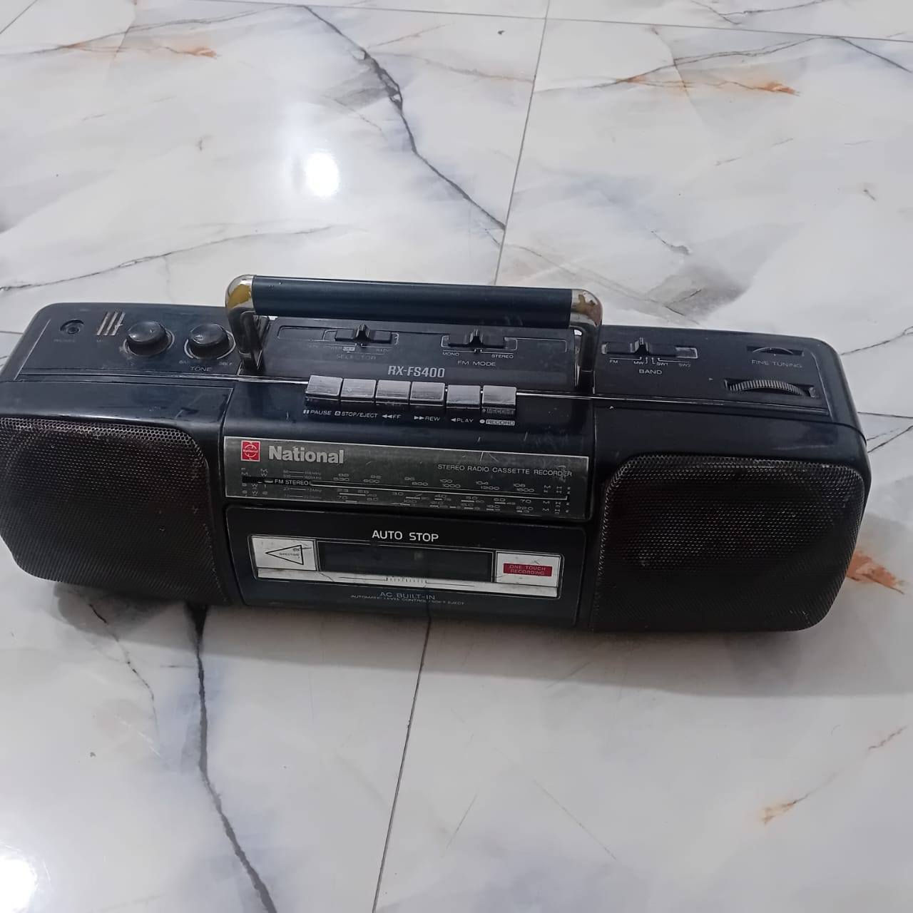 لبيع
مسجل راديو 
***********
