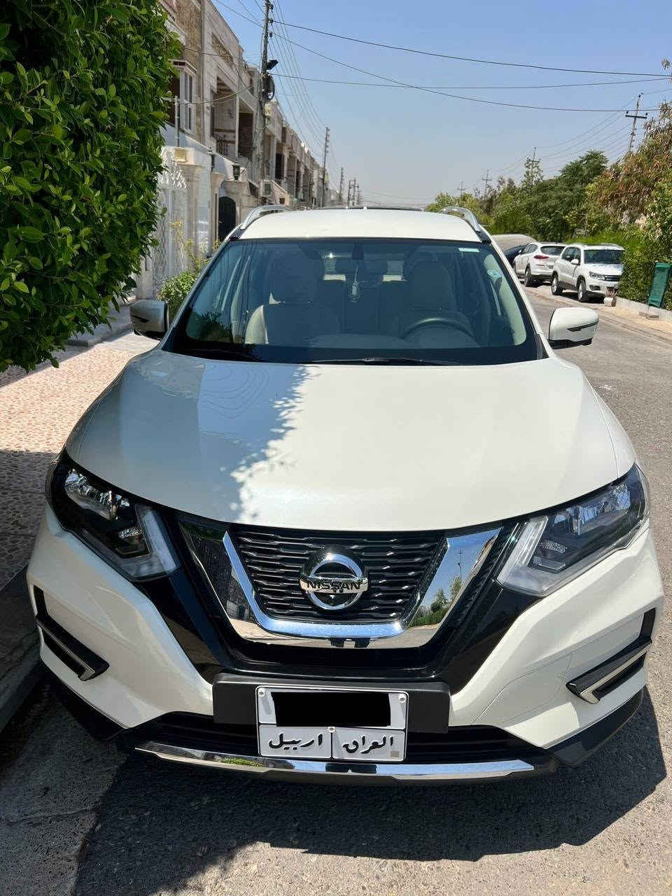 نیسان ئێکسترێڵ ٢٠٢١ 
‌٢٦هەزاری هەقیقی رۆیشتیە
هیچی نیە
٣مەقعدە ٧نەفەری
سەیارەکە یەک دەست بوە
سفری شەریکەی موهندە
سەیارەکە زۆر جوانە دانوسقەیە لە جوانی
سەعری ٢٠٣ وەرەقەیە
*********** أربيل, العراق
