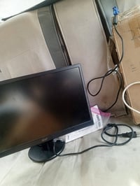 شاشات العدد 5 جديد غير مستخدم مال كامرات اوحاسبات سعر الوحدة 25الف رقم...