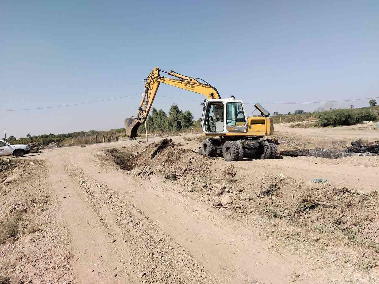 سلام وعليكم للبيع حفاره لبهير موديل 1999 مكينه مكفوله من كلشي مضخه محرك كير تئسيس نقار بشرط تخم تاير تحويل ثاني يوم استفسار اوسعر اتصل ***********
