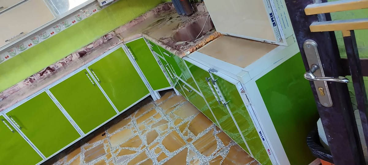 كاونتر مرمر ٦متار ارضي ومعلق ٦كل جهه ٣متار  السعر ٧٠٠ الشراي يتصل ***********
