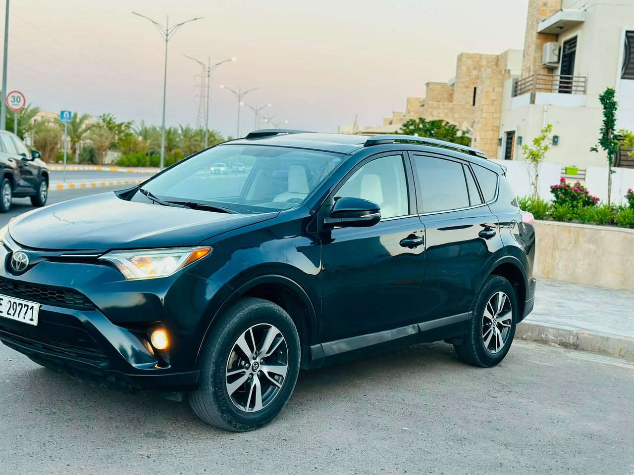 السلام عليكم….
للبيع بسعر مناسب جدا 118$ اعتذر عن الاقساط والوعده
تويوتا راف 4 (RAV4) 2017 XLE وارد امريكي فول مواصفات 1/1 لون زيتوني متغير (ابو الشذرة) داخلها ملكي رقم سليمانية انكليزي (21) سنويه جديدة لغاية 2030 هزة جديدة شرط التحويل….
سيارة بيها صبغ جاملغ وبنيد جهه السكن وبابين رش فقط والباقي مكفول…. بدون دواخل …رقم الشاصي مرفق مع الصور…
سيارة جاهزة بدون اي نقص….
محرك 4/2500 سلندر… محرك بلادي…
شرط محرك وكير وصدر وكهربائيات وتبريد وتدفئة وتخم تاير سيارة جاهزة من كلشي…
مواصفات XLE (داخل ملكي أبيض سلايت و5 ويل كب كروم وشاشة وكامره وحساسات واشاير بالمري وشفتات وتحكمات وبلاجكتورات وكشن جلد ملكي وتبريد لمس وبعد بيها اهواي مواصفات مايحتاج اذكرها)…
العنوان/ صلاح الدين/ تكريت/ القادسية…
السعر 118$ اعتذر عن الاقساط والوعده…
للاستفسار ***********
***********
