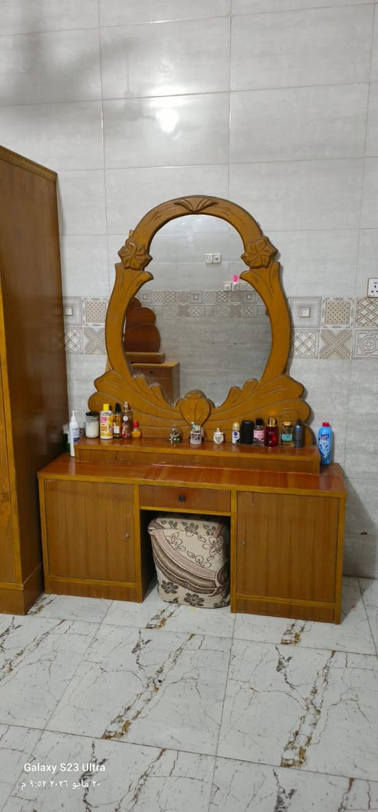 غرفه للبيع  جديده  محلاظه بدون حربايه تاج جربايه وكومديات وزاويه وكنتور وميز مرايه مكاني كربلاء  ***********
