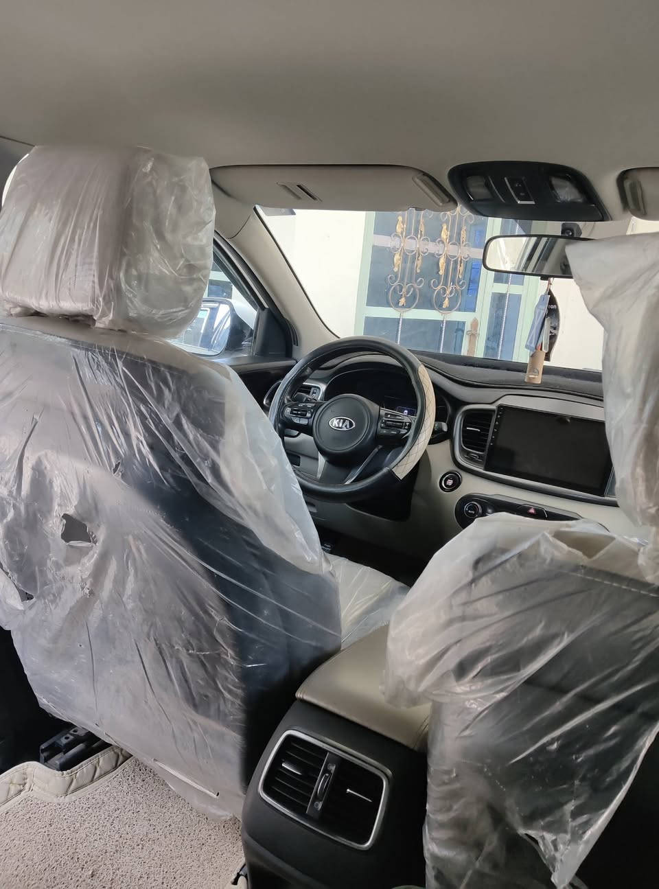 سورنتو 2016 خليجي
مكفوله من كلشي بيهه قطعه صغيره صبغ مثل ما موضح بالسونار 

ماشيه ١٣٨الف 

محرك ٦ سلندر 

حساسات +كامره دواره+مري كهربائيه+بصمه

رقم بغداد باسمي
***********

السعر ٢١٥ ورقه وبيها مجال
