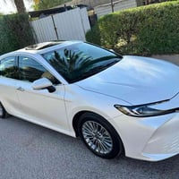 للبيع تويوتا كامري هايبرد بيع فقط بدون مراوس موديل: 2025  وارد خليجي (...