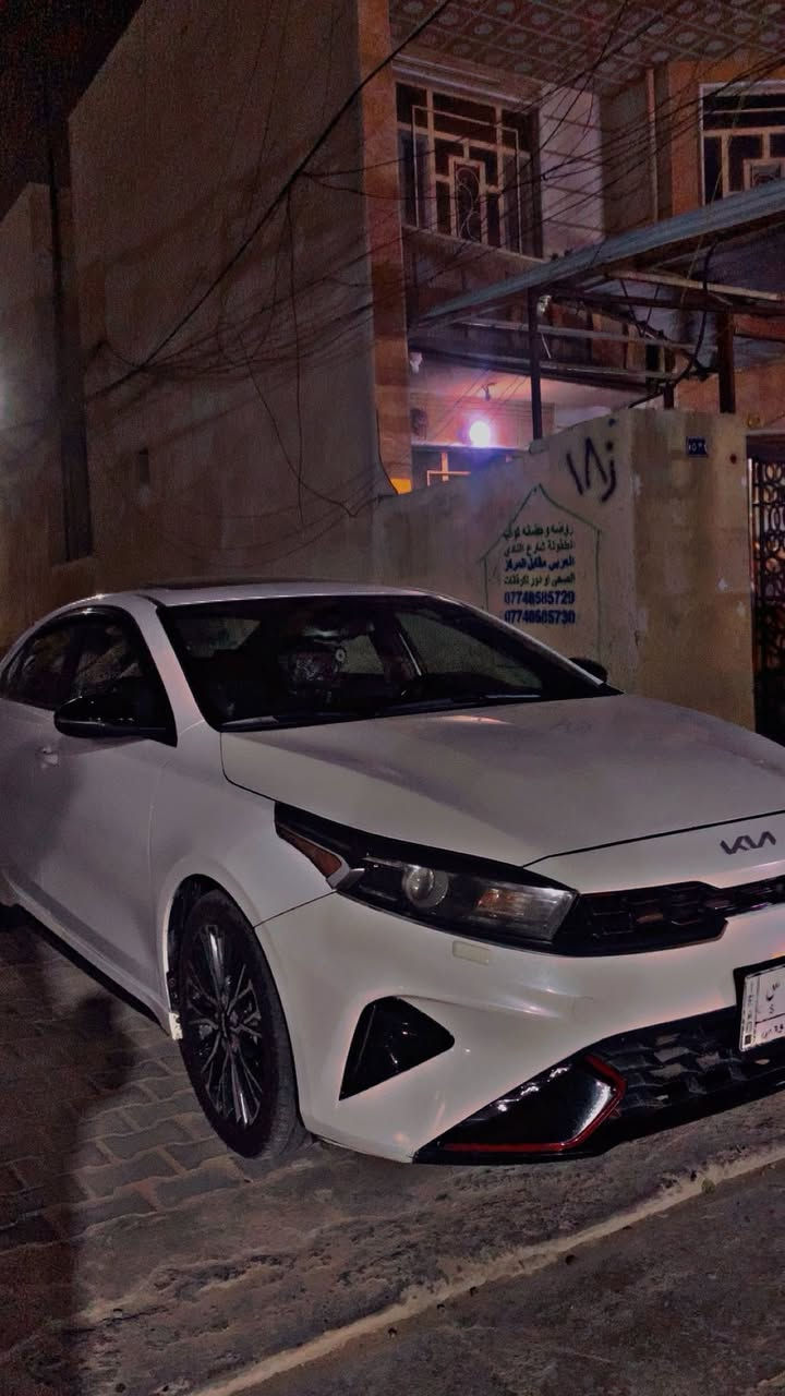 سلام وعليكم كيا فورتي 2023 GT Line فول مواصفات 1/1 
محرك 2000 دوش 
كير cvt
تبريد ثلج ❄️ 
رادارات جانبيه🔥
رادارات خلفيه🔥
فتحه سقف
سستم سماعات هارمن كاردن
سياره نضيفه وجاهزه ماشيه20Mi محرك وكير زيرو ضربتها جاملغ وبنيد قطعتين سياره حلوه نصبتها حلوه 
سعر 150$وبيها مجال
مكاني بغداد 
رقم الهاتف📞 ***********
