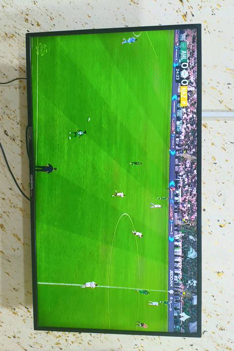 سلام عليكم شاشه صورته حلوه كلشي مابيه بس بل تكنيك ثكيله و43 بوصه