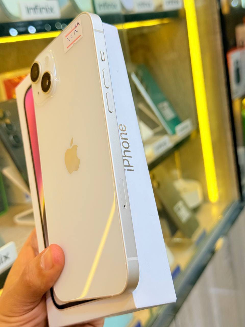 أيفون 14 بلاص ذاكره 128 بطاريه 89 بلادي  اعتبره فاتحه بيدك من كارتونه حاله حال الجديد ممبدل بي شي  نضافه 100‎%‎ كامل ملحقاته  وتر بروف عل حاسبه كله نورمل وبي ضمان 5 ايام فحص واستخدام 
⭕️متوفر اقصاد رافدين منصه⭕️ 
 مكاني بغداد البياع شارع 13 مركز الريس للموبايل
السعر 575 الف  
***********
